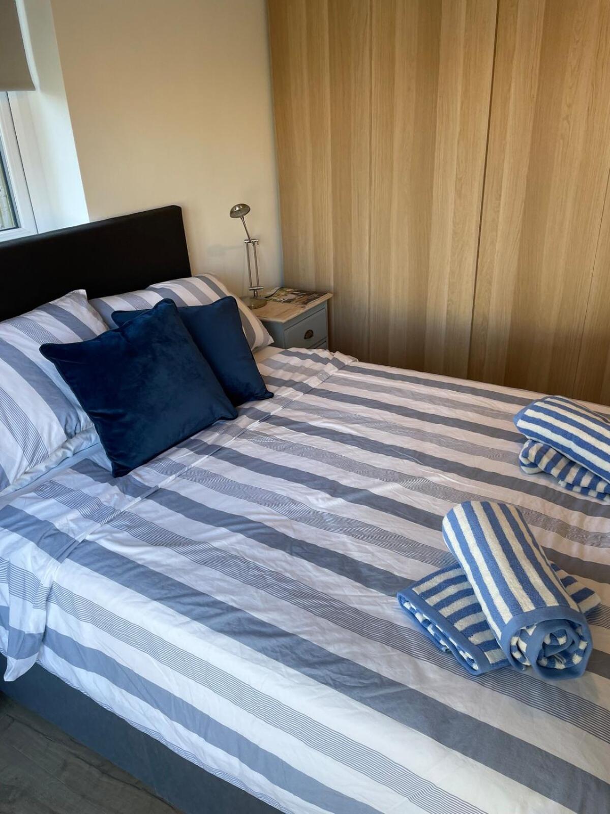 Maria Garden - 2 Mins To - Coastal - Large Garden - Modern Bornemouth